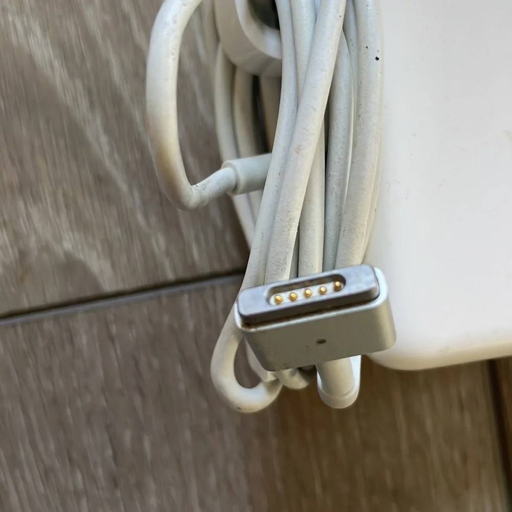 COPY - Apple 45W MagSafe 2 Power Adapter